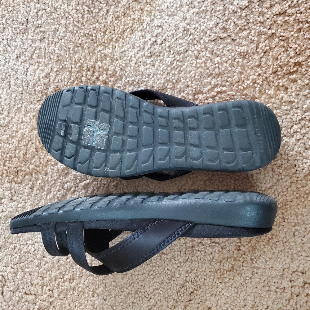 Sandals - Picture 2 of 3